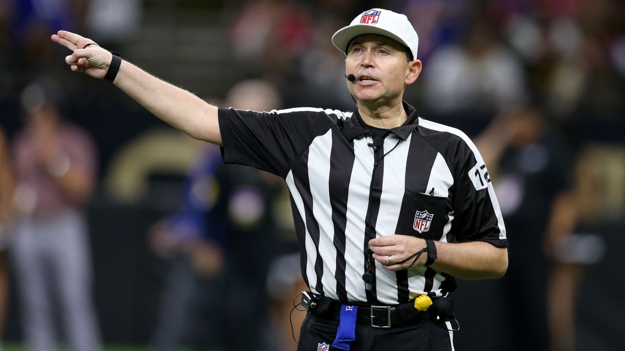 Dolphins-Bills: Who is the referee, officiating crew for Wild Card