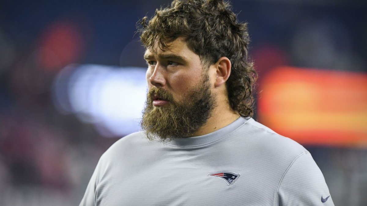 Patriots C David Andrews returns to practice despite thigh injury, two  missing – Boston Herald