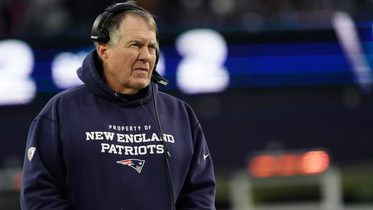 Patriots' Bill Belichick earns Executive of the Year honors