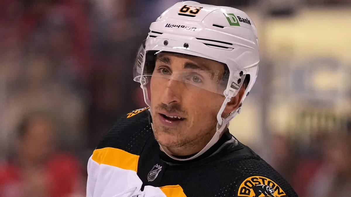 Brad Marchand mic'd up for the #WinterClassic is GOLD 🔊🤣 #hockey #fy, bradmarchand what does 17 captain of the boston bruins