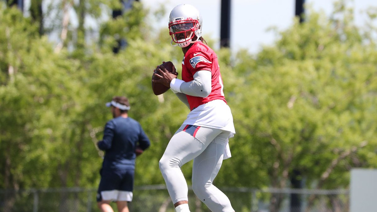 Cam Newton working out with Jakobi Meyers, Jonnu Smith