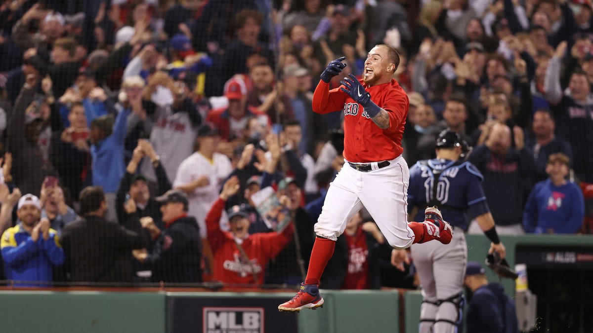 RED SOX WALK IT OFF! Christian Vázquez homers to win Game 3 of the ALDS at  Fenway! 