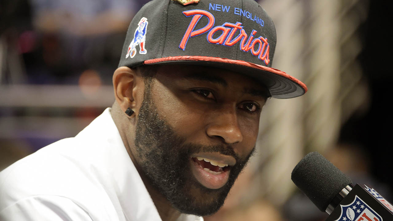 Report: Darrelle Revis Won't Attend Patriots' Super Bowl Ring Ceremony 