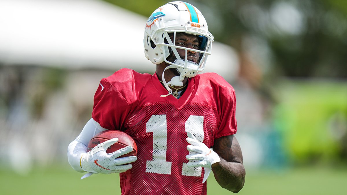 DeVante Parker gone! Dolphins trade WR to division rival New England