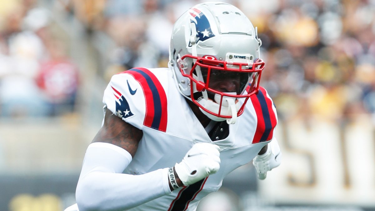 Patriots WR DeVante Parker leaves Jets game with knee injury 