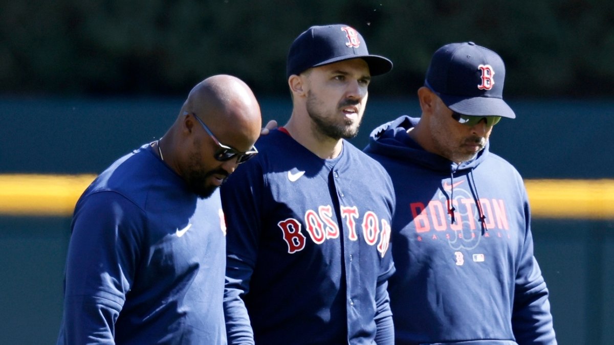 Why's Bobby Dalbec at shortstop for Boston Red Sox? Alex Cora