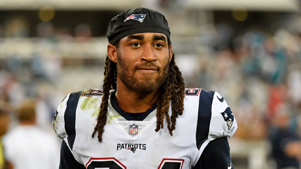 Panthers acquire Gilmore from Pats for 6th-round pick in '23 - The