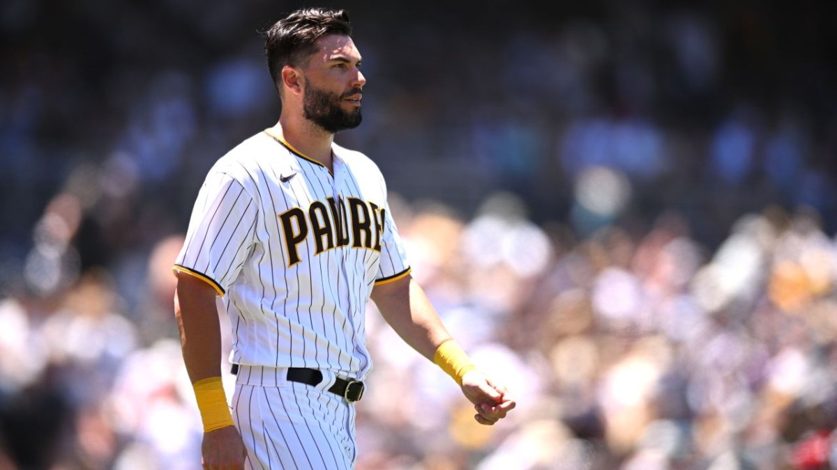 Eric Hosmer trade: Padres send 1B to Red Sox at deadline, per