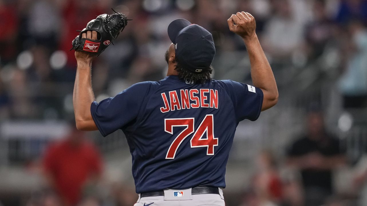 Red Sox closer Jansen arrives in Boston to cold reception