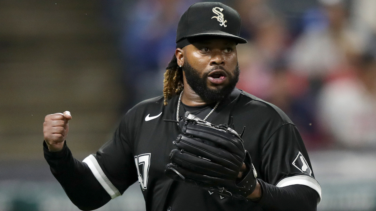 Miami Marlins signing veteran pitcher Johnny Cueto