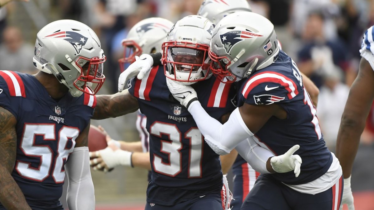 Patriots beat Colts 26-3, get 9 sacks in dominant win