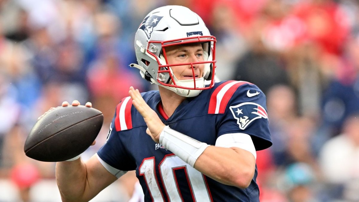 Mac Jones Injury? QB Hurt in Patriots Loss – NBC Boston