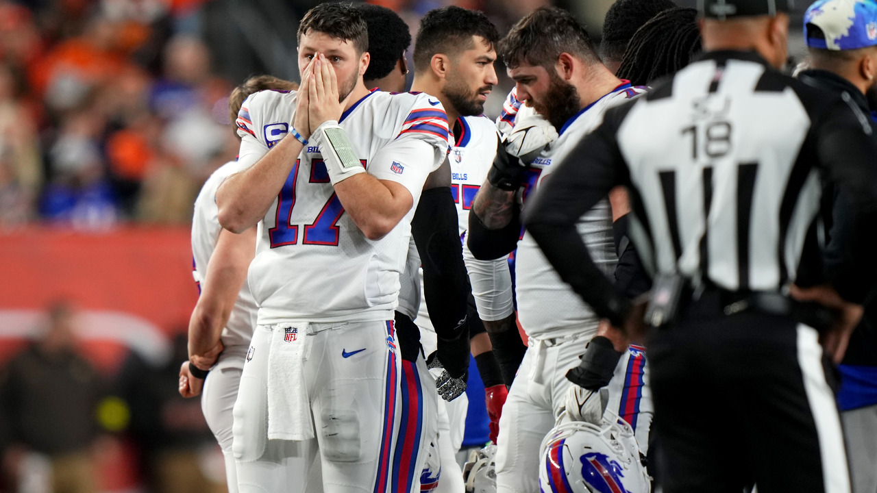 Monday Night Football' Game Postponed After Bills Player Collapses On Field  And Gets CPR; Damar Hamlin In “Critical Condition” At Hospital – Deadline