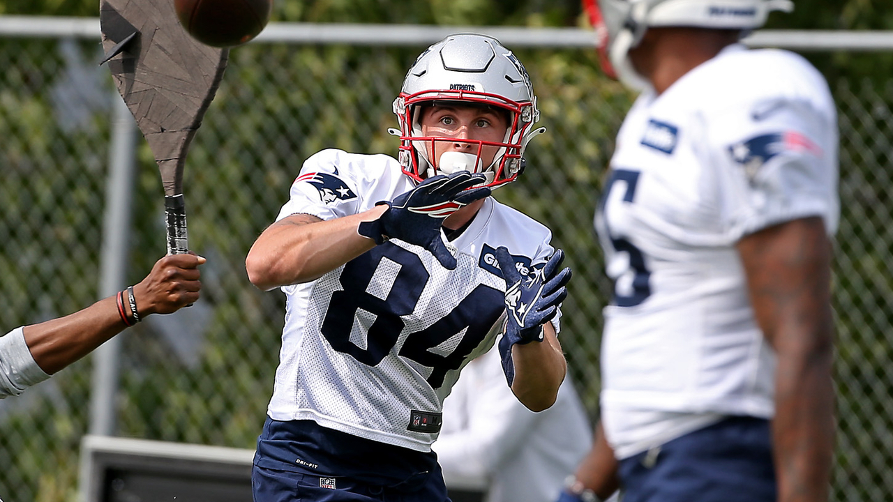 <p><strong>Career stats:</strong> 0 NFL games</p>
<p>Originally signed by the Titans in May, Kinsey could be elevated from the practice squad if the Patriots are digging deep for help at the wide receiver position. He has spent two stints on the New England p-squad this season -- and though he has never played in an NFL game, he was a star at Division III Berry College in Georgia.</p>