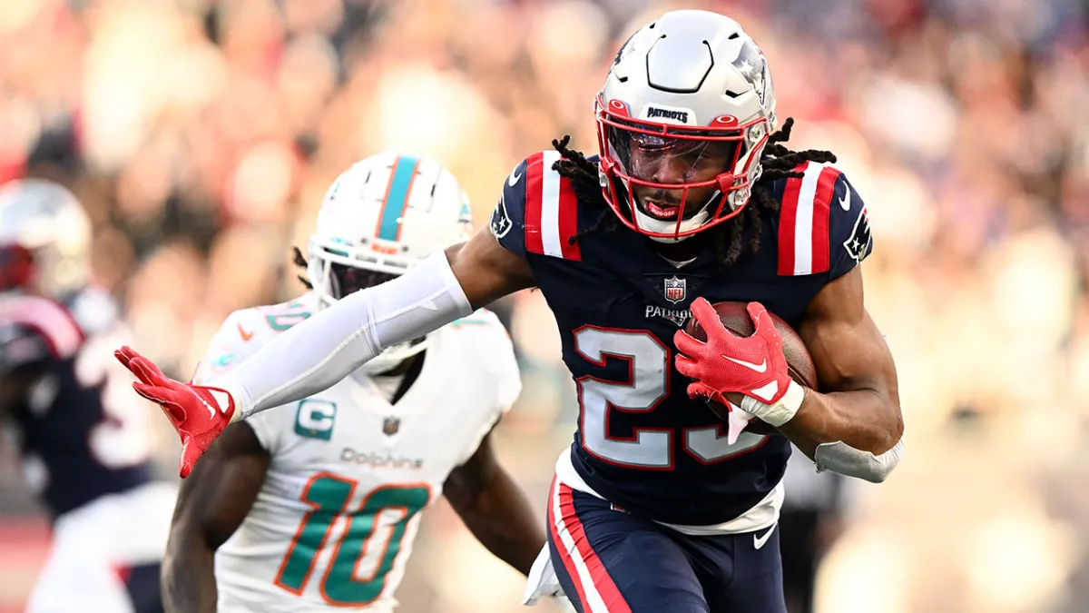 Dugger interception return helps Patriots beat Dolphins 23-21