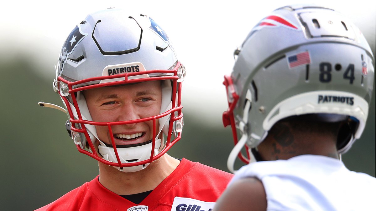 Patriots' Mac Jones, Kendrick Bourne seem to have budding chemistry – NBC  Sports Boston