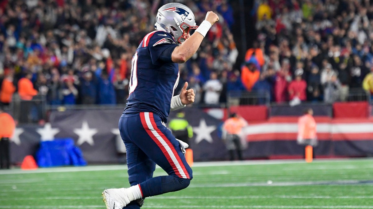 WATCH: Mac Jones Hits Kendrick Bourne for Late TD in New England