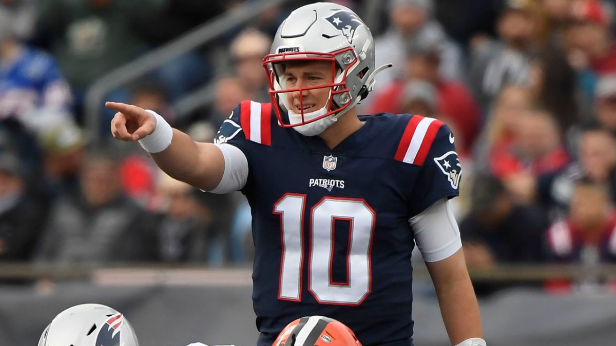 ESPN analysts clamor for Mac Jones to start for Patriots after preseason