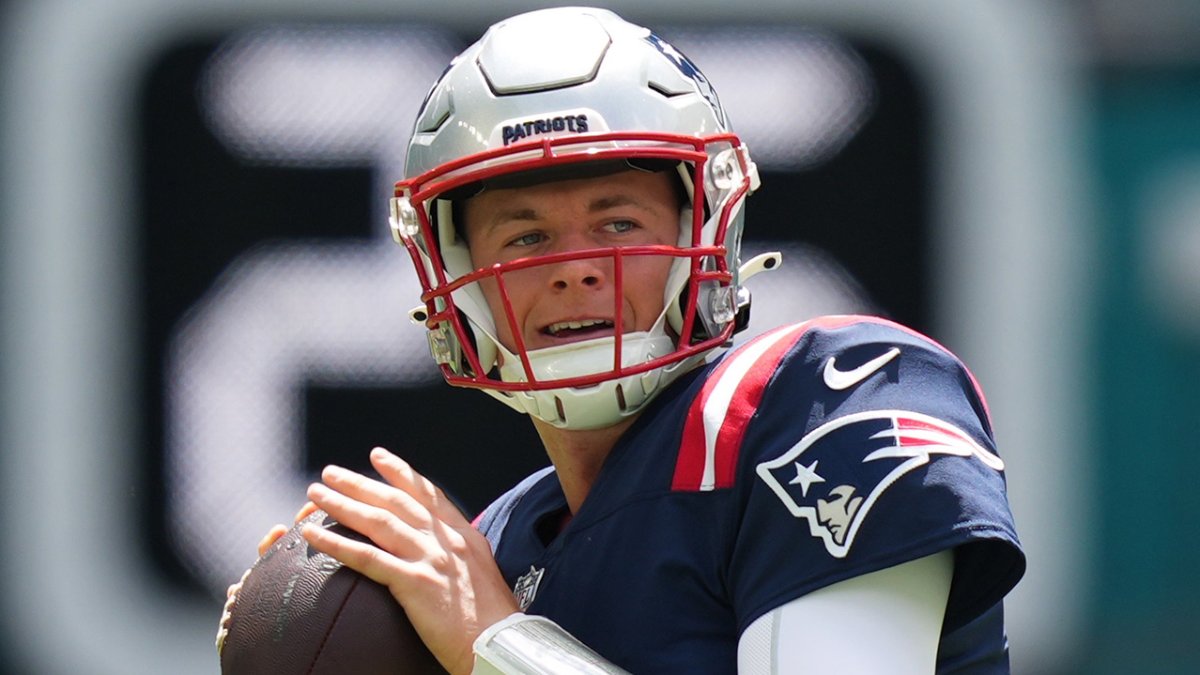 Patriots pull QB Mac Jones after 2 turnovers lead directly to