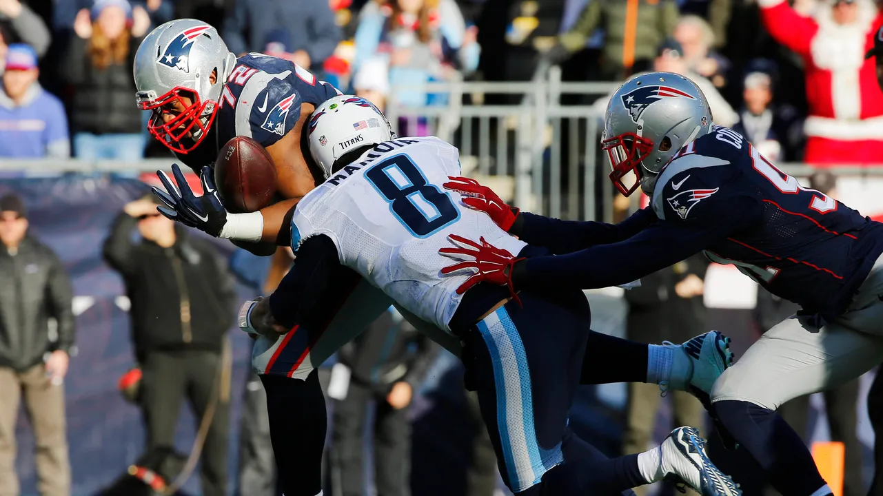 <p><strong>Patriots 33, Titans 16</strong></p>
<p>Mariota's stats: 3-for-6, 32 yards, 3 sacks (66.0 rating)</p>
<p>Another rookie who didn't even make it to halftime in his first game against the Patriots, the Heisman winner didn't return after getting sacked to end two straight second-quarter possessions, including a Jamie Collins strip sack in the end zone recovered by Akiem Hicks that made it 14-0.</p>