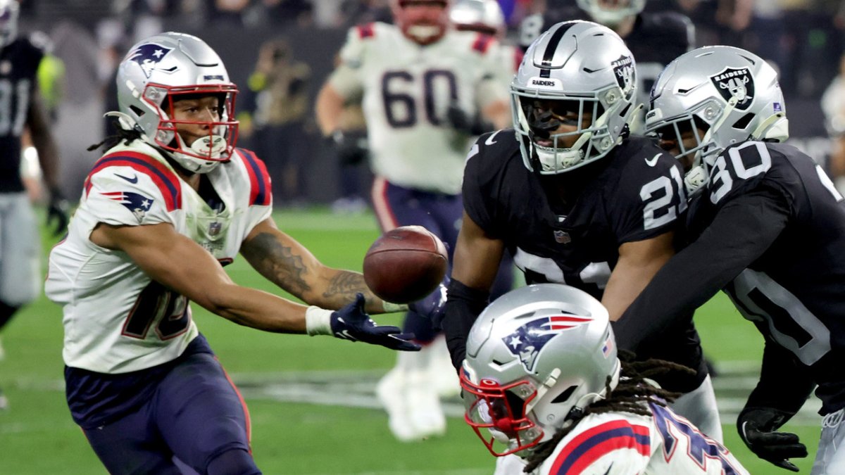 Mac Jones Discusses Wild Ending During Patriots Loss to Raiders 