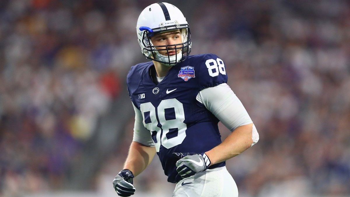 MEDIA AVAILABILITY  Tight End Mike Gesicki meets with the media