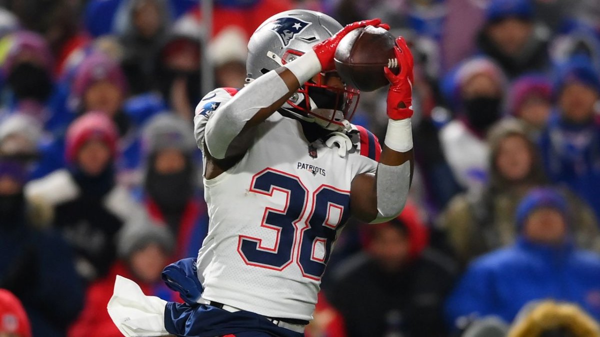 Patriots use fourth round pick on running back Rhamondre Stevenson