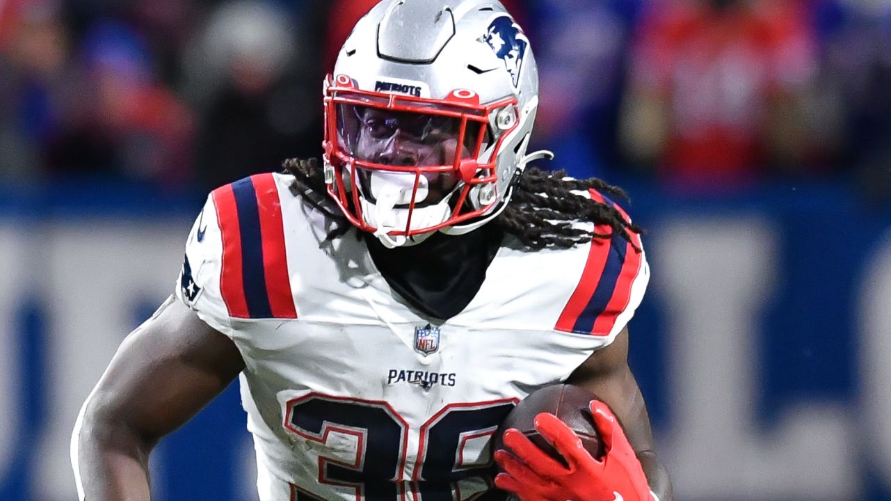 New England Patriots running back Rhamondre Stevenson (38) warms up prior  to an NFL football game against the Chicago Bears, Monday, Oct. 24, 2022,  in Foxborough, Mass. (AP Photo/Stew Milne Stock Photo - Alamy