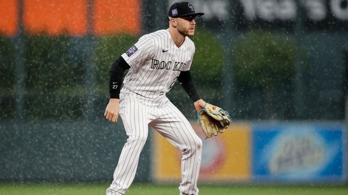 Reports: Red Sox sign Rockies SS Trevor Story to play 2B