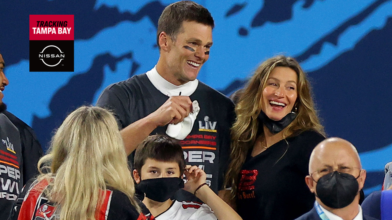 Antonio Brown continues trolling Tom Brady, now selling Gisele Bundchen t- shirts