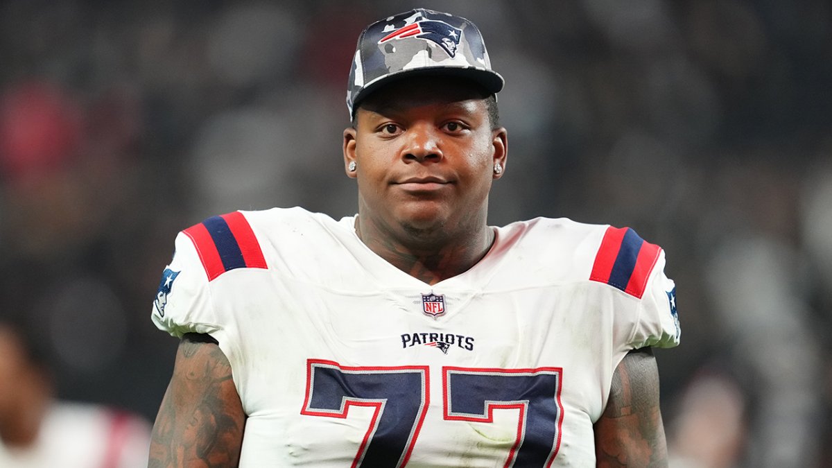 Patriots' Trent Brown Has Strong Reaction To Von Miller Injury