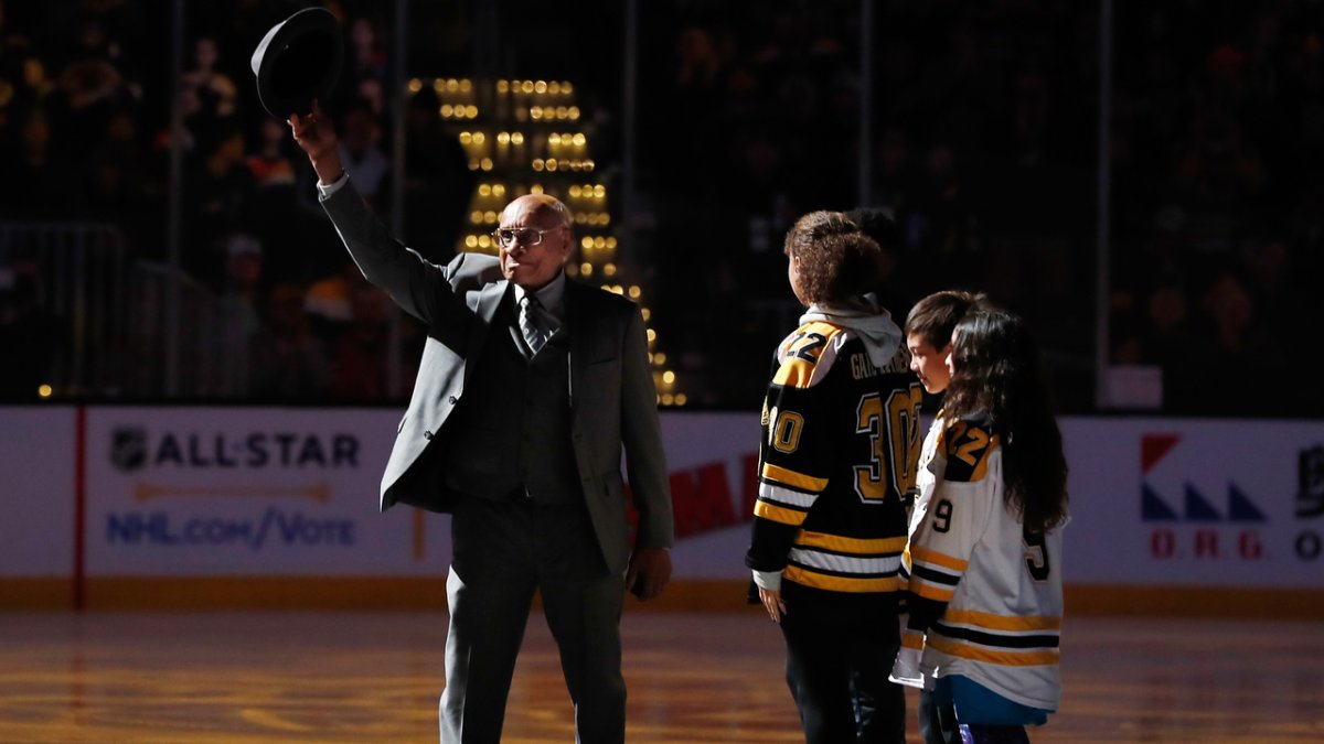 Bruins Retire Willie O'Ree's Number With Touching Ceremony 