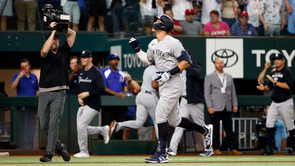 Yankee Stadium Receives a Long Ovation After an 85-Year Run - The