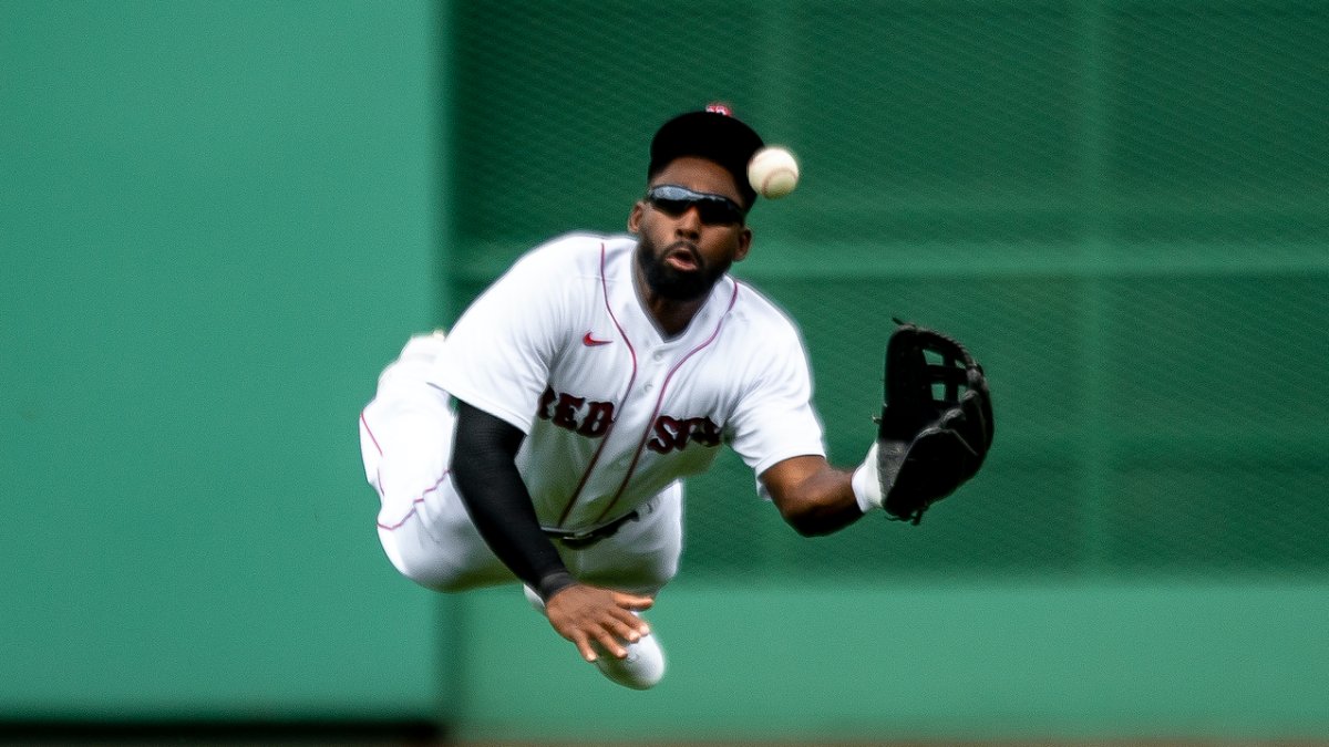 Jackie Bradley Jr. Has Relatable Reaction To Gold Glove Finalist Snub 