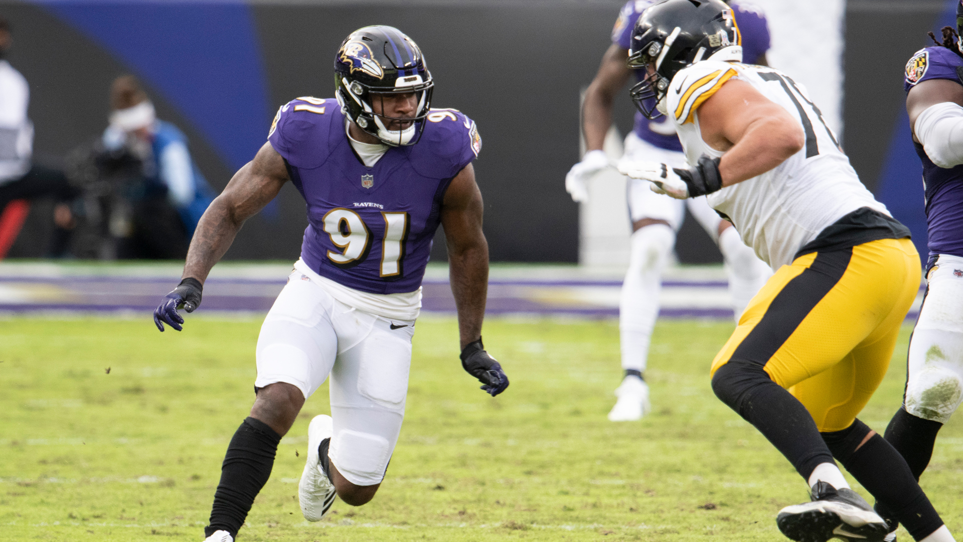 <p>Another ideal height-weight-speed player for an edge rusher in Bill Belichick's 3-4 style defense, Ngakoue has bounced from Jacksonville to Minnesota to Baltimore, but he's produced everywhere he's been. In five seasons, he has 45.5 sacks.</p>

<p>The drawback? He'll be pricey, and he's not known for being incredibly stout against the run. Same goes for his fellow free-agent edge Carl Lawson of the Cincinnati Bengals. But both players have the athleticism and body types to be firm on early downs. Does Belichick believe he can coach it into them?</p>

<p><strong>UPDATE (March 15, 6:25 p.m. ET): </strong>Ngakoue is signing with the Las Vegas Raiders, <a data-timestamp="1615847250" href="https://twitter.com/RapSheet/status/1371585683316424705">NFL Media's Ian Rapoport</a> reports.</p>
