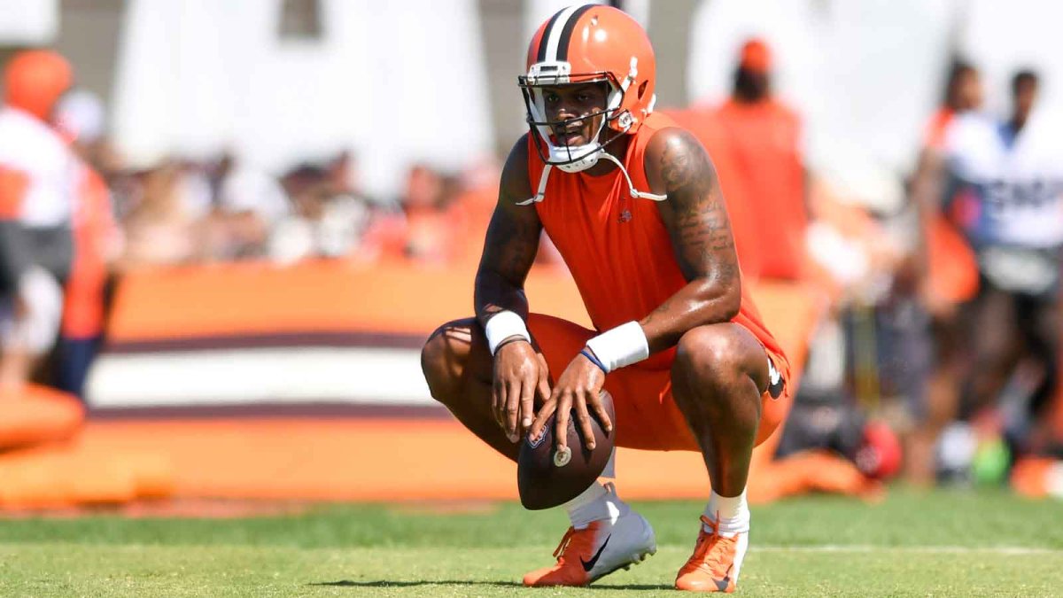 Suspended Browns QB Deshaun Watson allowed to start practicing - The Boston  Globe