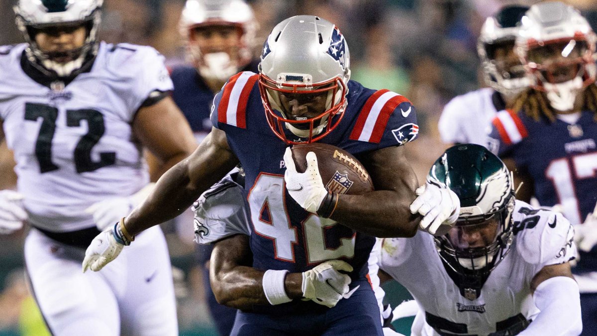 Shortest NFL player, tallest NFL player active on teams in 2022 NBC Sports Boston