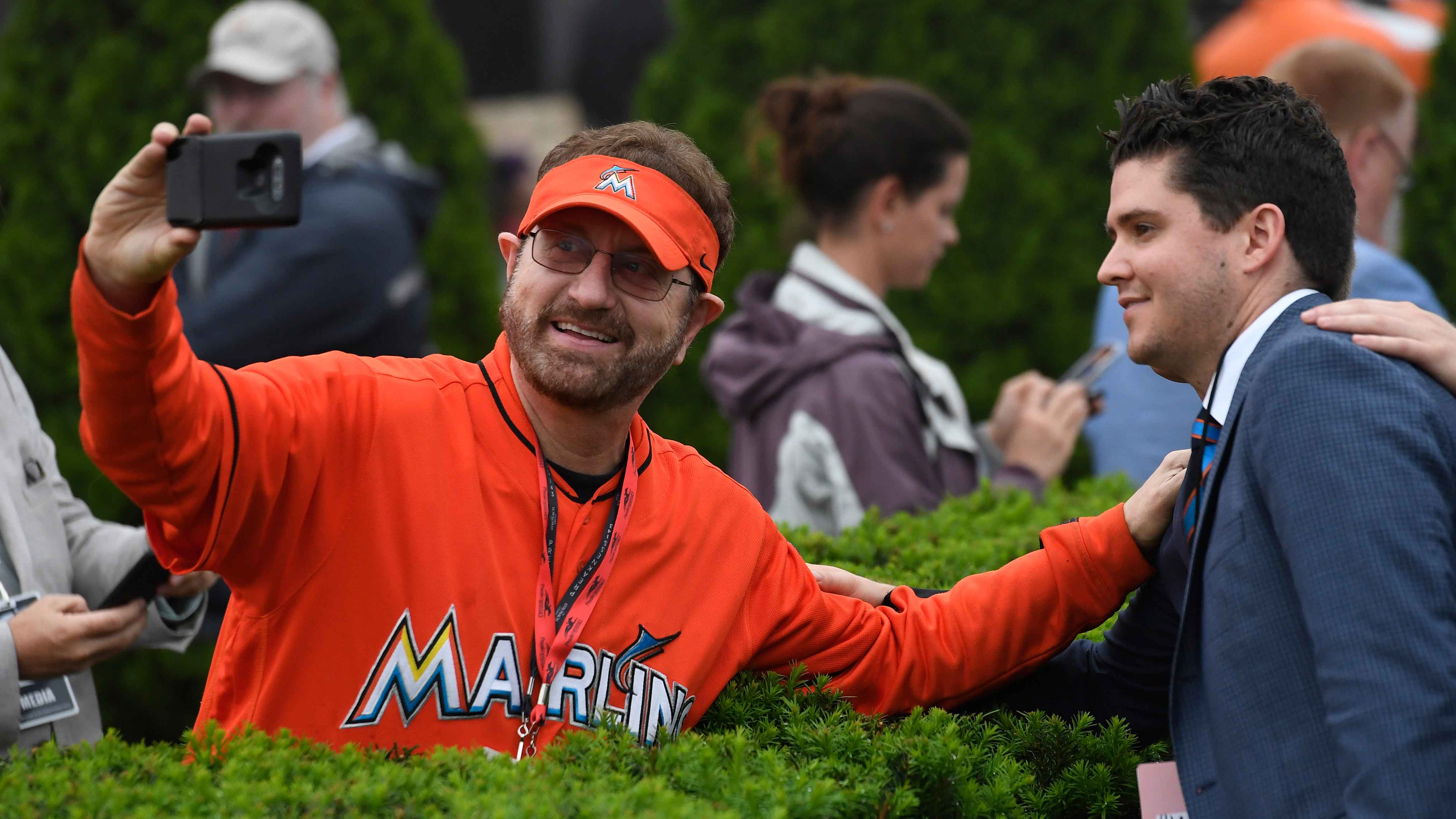 Orange marlins clearance jersey guy