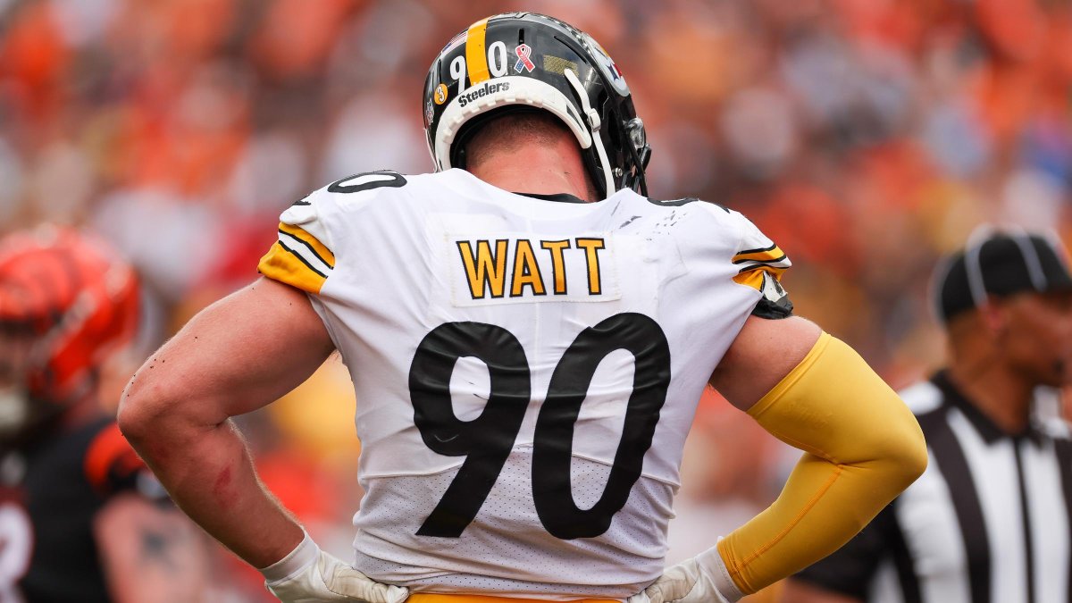 Steelers Star TJ Watt Out At Least 1 Game With Pec Injury - Bloomberg