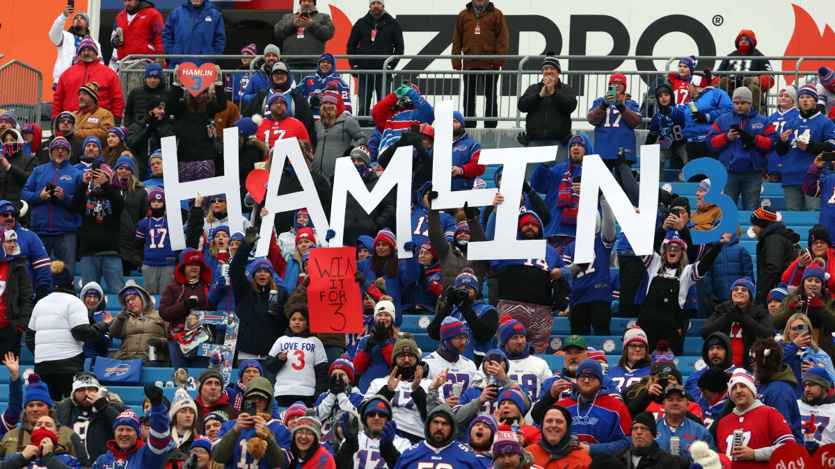 Photos: Players, fans get ready for Bills-Patriots at Highmark Stadium