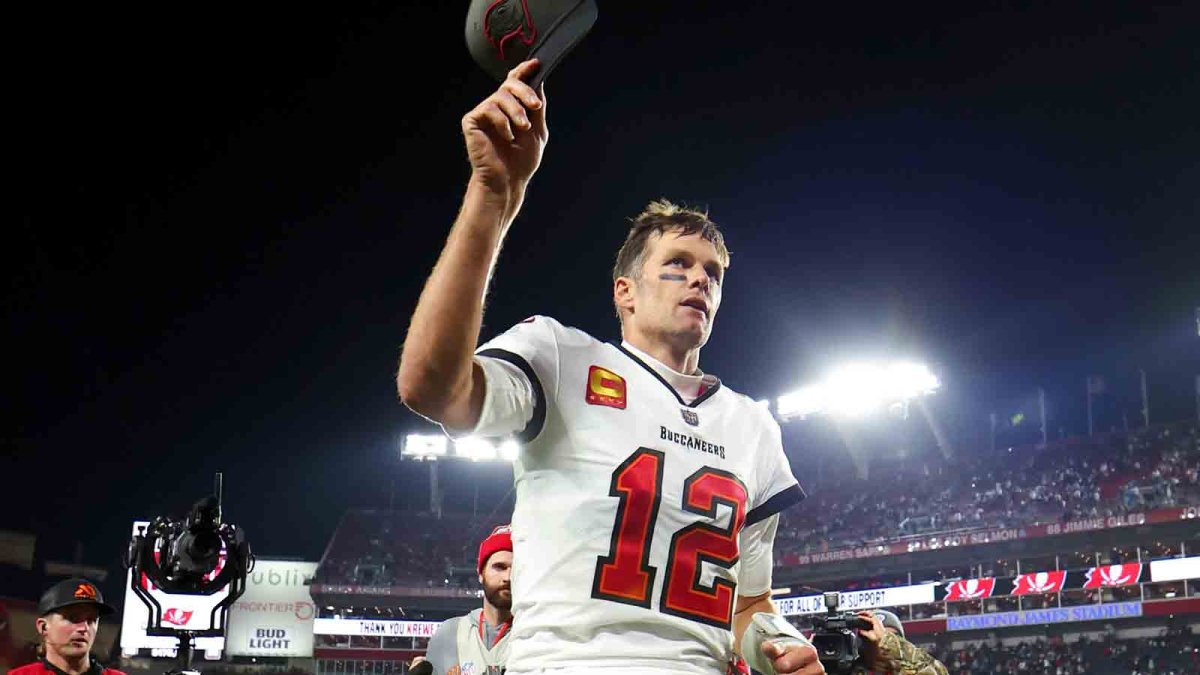 Tom Brady won't retire, announces he will play for Buccaneers in 2023