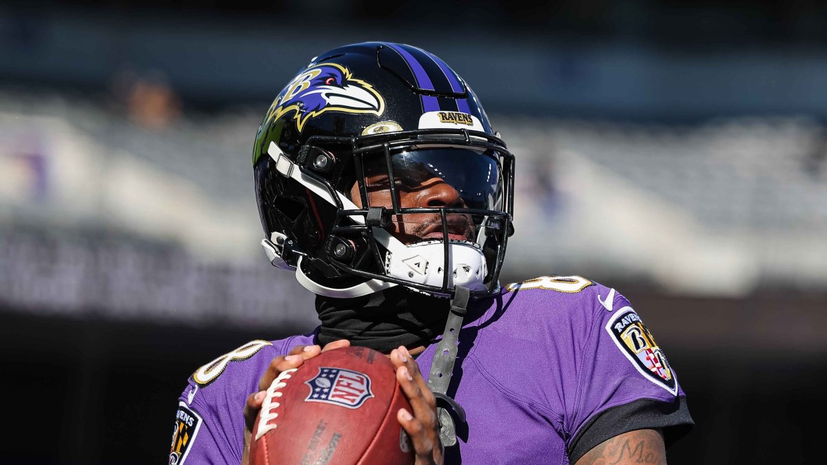 Ravens quarterback Lamar Jackson addresses questions about injuries