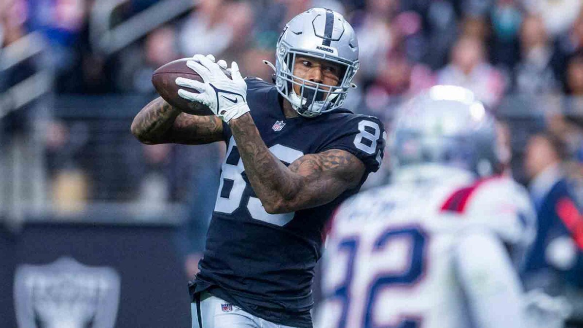 Giants acquiring former Pro Bowl TE Darren Waller from Raiders