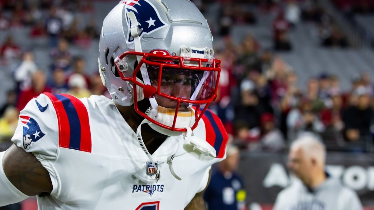 Does Mac Jones need DeAndre Hopkins? Here are 5 bold Patriots predictions 