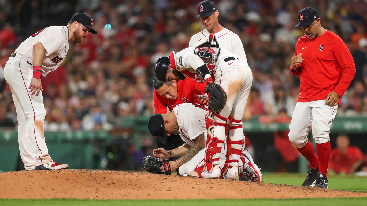 Red Sox starter Houck takes line drive to face, leaves game vs