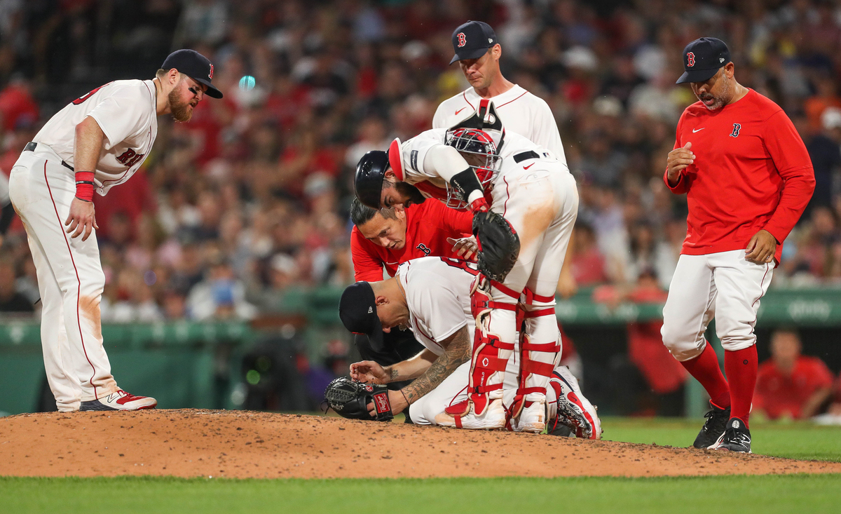 Sox-Yanks. Fenway Park. Season on the line