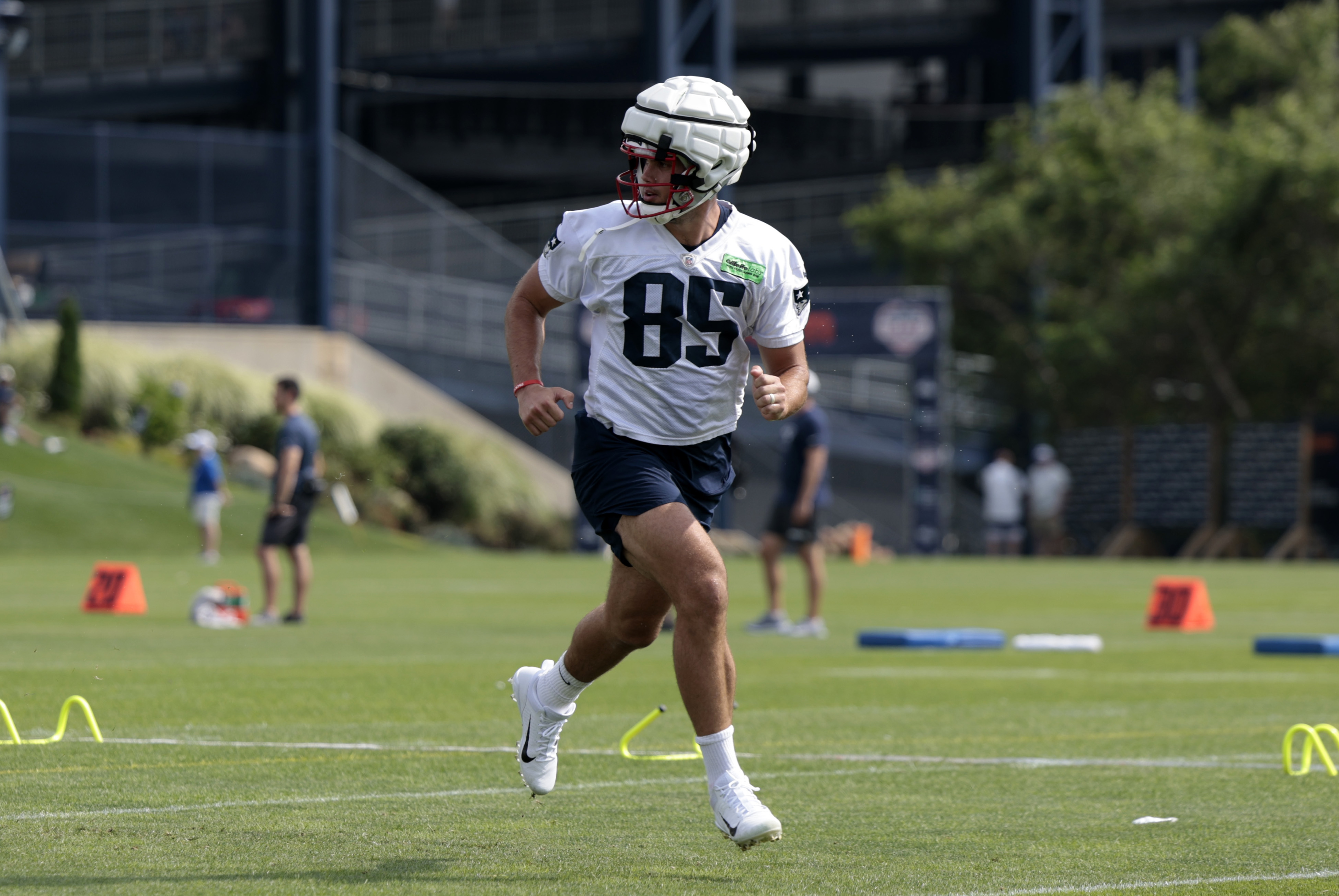 The Mac Jones Report Hunter Henry looking like Patriots’ No. 1 pass