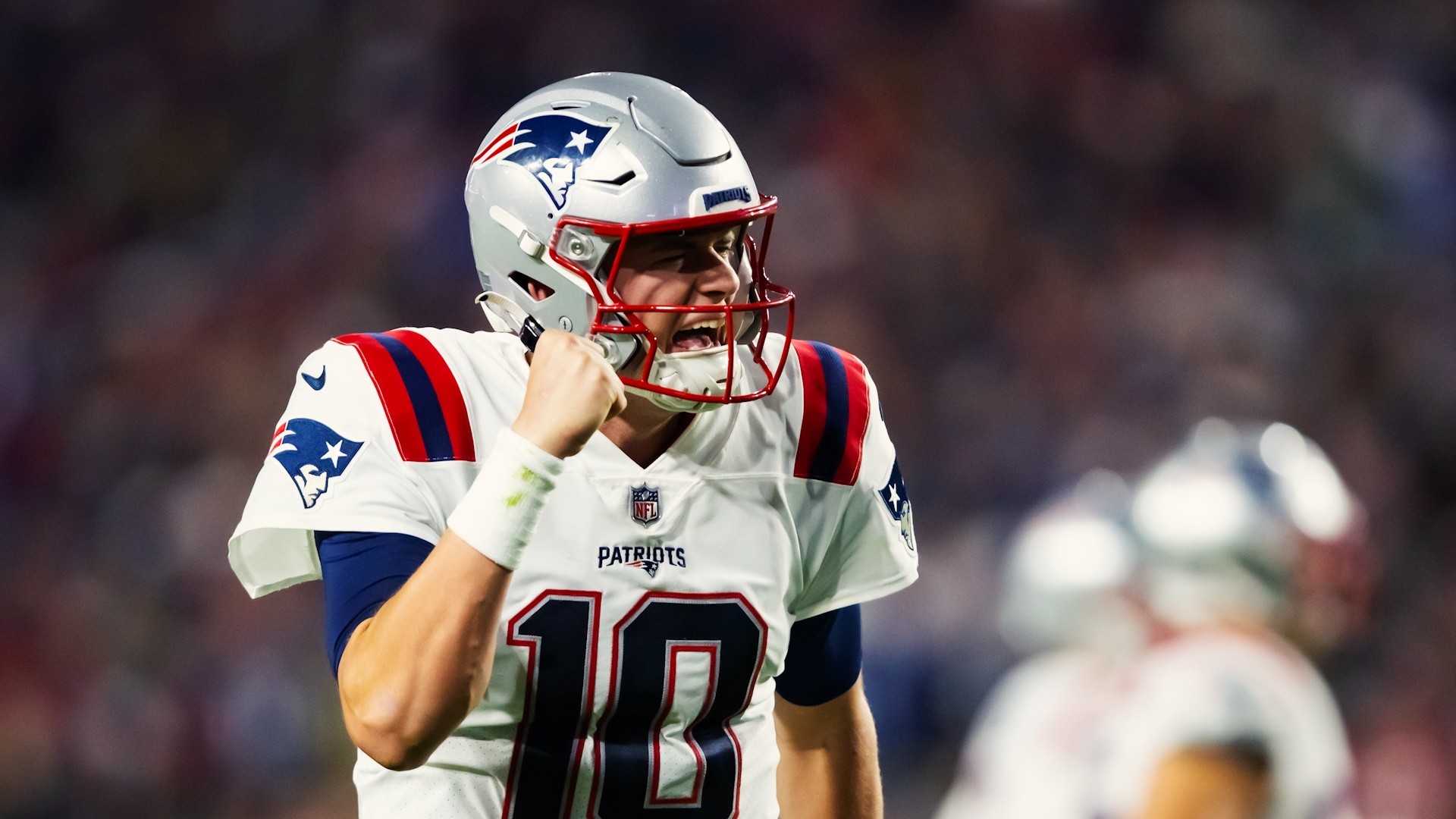 New England Patriots Super Bowl Champ Matt Light Blasts Mac Jones 'Antics'  - Sports Illustrated New England Patriots News, Analysis and More