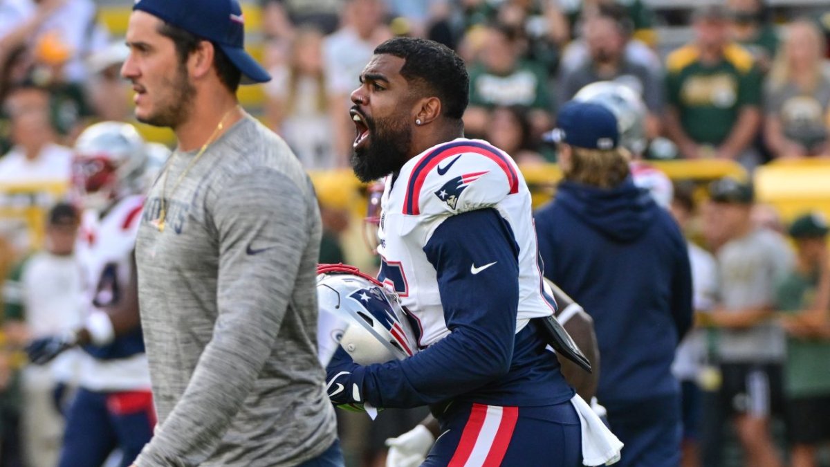 Ezekiel Elliott shows off new Patriots jersey on Instagram - CBS Boston