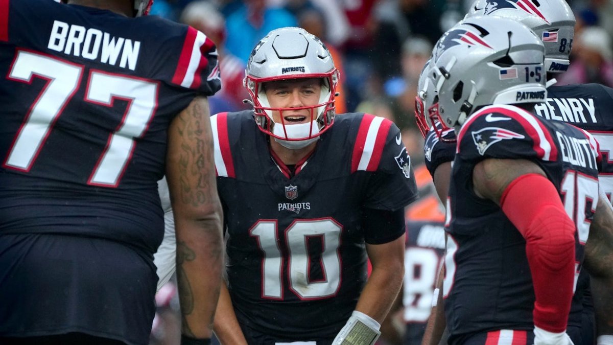 Pass-happy Patriots still seeking to establish offensive identity